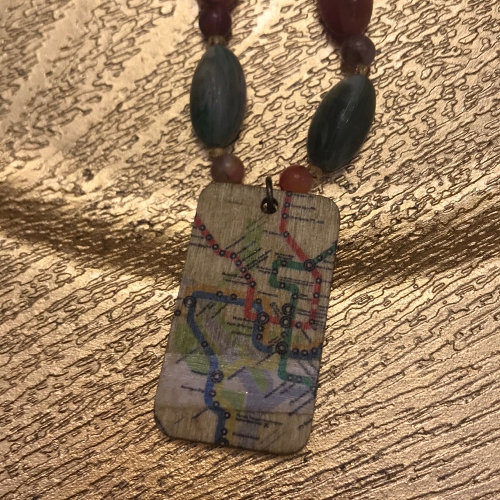 Hand crafted Beaded necklace with map medallion - Picture 2 of 4
